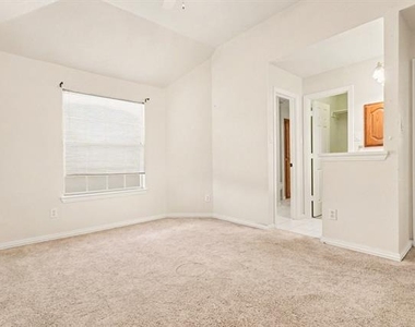 1027 Creek Bend - Photo Thumbnail 24