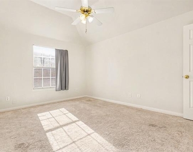 1027 Creek Bend - Photo Thumbnail 19
