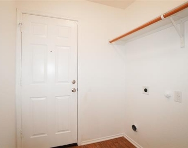 309 Stanford - Photo Thumbnail 21