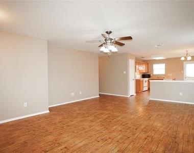 309 Stanford - Photo Thumbnail 5