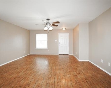 309 Stanford - Photo Thumbnail 6