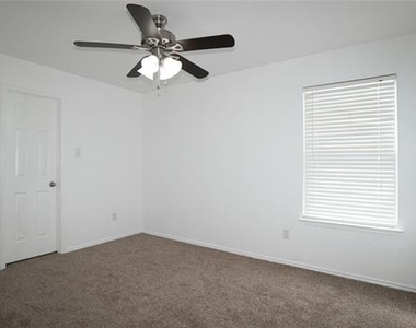 309 Stanford - Photo Thumbnail 18