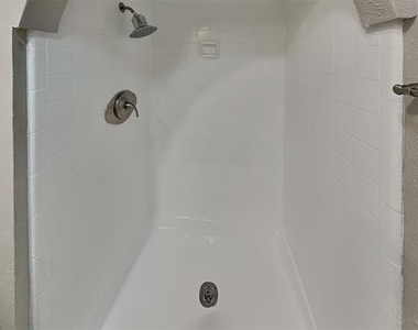5901 Excalibur Drive - Photo Thumbnail 10