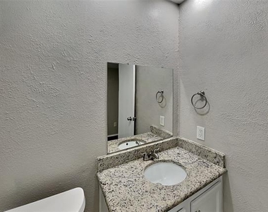 5901 Excalibur Drive - Photo Thumbnail 15