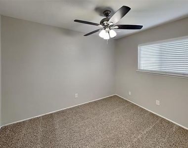 5901 Excalibur Drive - Photo Thumbnail 14