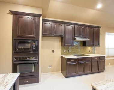 11544 Blackhawk Drive - Photo Thumbnail 13
