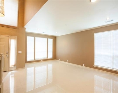 11544 Blackhawk Drive - Photo Thumbnail 6