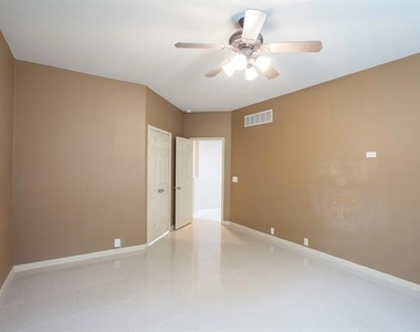 11544 Blackhawk Drive - Photo Thumbnail 16