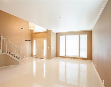 11544 Blackhawk Drive - Photo Thumbnail 5
