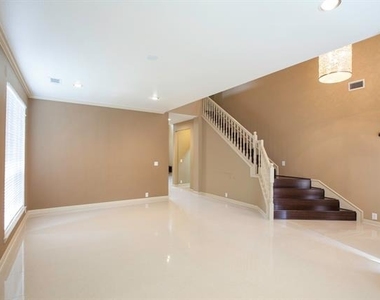 11544 Blackhawk Drive - Photo Thumbnail 4