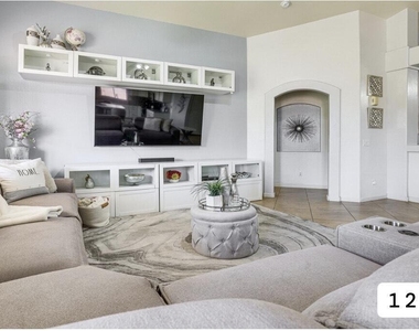 686 W Fremont Drive - Photo Thumbnail 7
