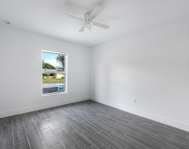 3018 Se Iris Street - Photo Thumbnail 8