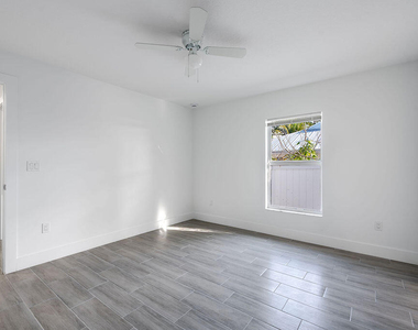 3018 Se Iris Street - Photo Thumbnail 12
