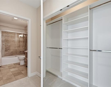 500 Throckmorton Street - Photo Thumbnail 12