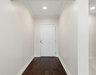 500 Throckmorton Street - Photo Thumbnail 14