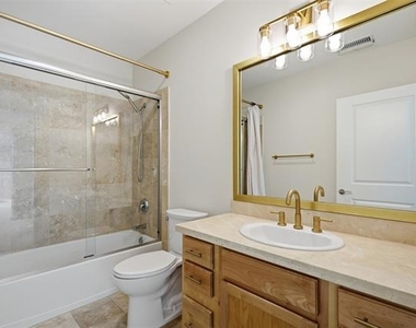 500 Throckmorton Street - Photo Thumbnail 7