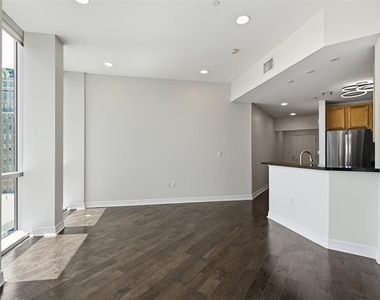 500 Throckmorton Street - Photo Thumbnail 8