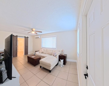407 Nw 7th Street - Photo Thumbnail 1