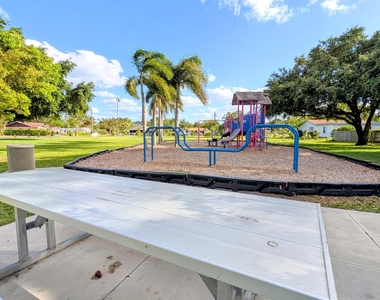 407 Nw 7th Street - Photo Thumbnail 32