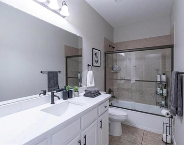 10316 Blackberry Street - Photo Thumbnail 2