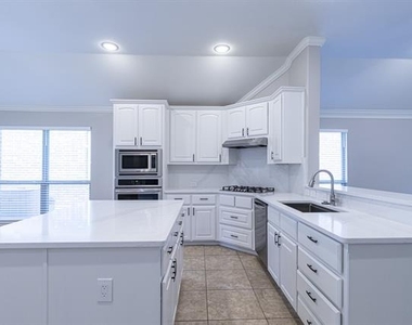 10316 Blackberry Street - Photo Thumbnail 17