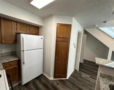 2301 Basil Drive - Photo Thumbnail 4