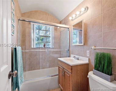 1404 Plunkett Street - Photo Thumbnail 4