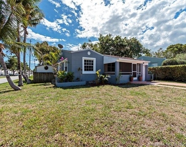1404 Plunkett Street - Photo Thumbnail 10