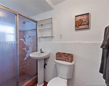 1404 Plunkett Street - Photo Thumbnail 3