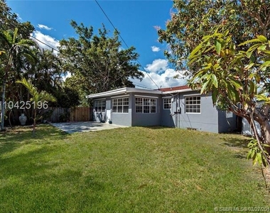 1404 Plunkett Street - Photo Thumbnail 9