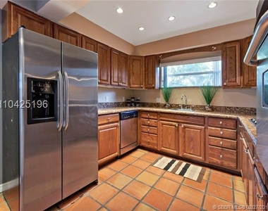 1404 Plunkett Street - Photo Thumbnail 1