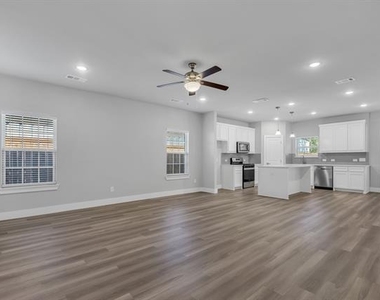 121 W Morton Street - Photo Thumbnail 6