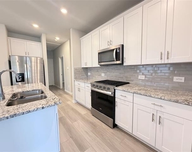 508 Melody Hill Drive - Photo Thumbnail 7