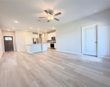 508 Melody Hill Drive - Photo Thumbnail 6