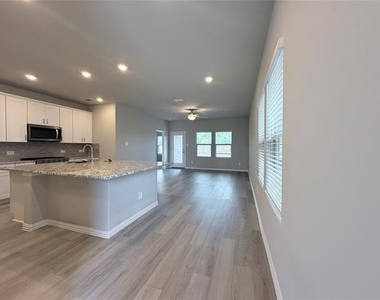 508 Melody Hill Drive - Photo Thumbnail 3