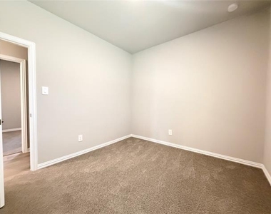 508 Melody Hill Drive - Photo Thumbnail 18