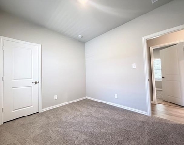 508 Melody Hill Drive - Photo Thumbnail 14