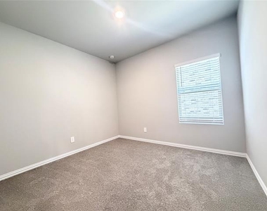 508 Melody Hill Drive - Photo Thumbnail 15