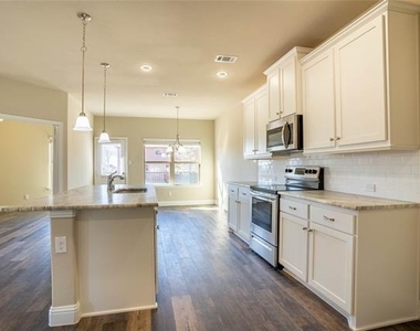 6819 Topaz Drive - Photo Thumbnail 9
