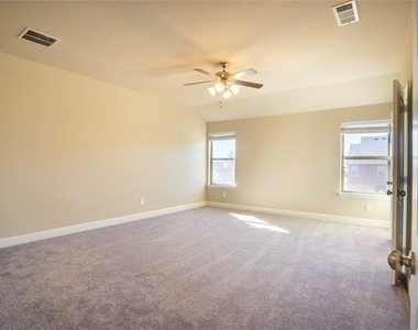 6819 Topaz Drive - Photo Thumbnail 10