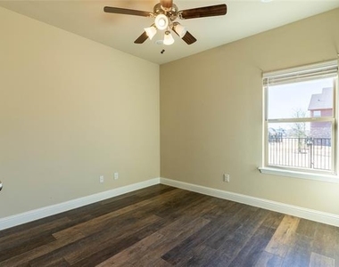 6819 Topaz Drive - Photo Thumbnail 3