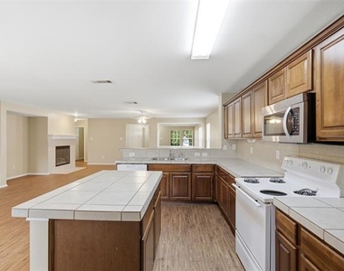 1434 Mission Hills Lane - Photo Thumbnail 6
