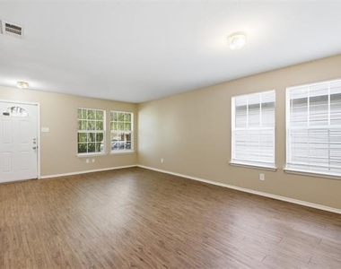 1434 Mission Hills Lane - Photo Thumbnail 11
