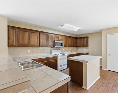 1434 Mission Hills Lane - Photo Thumbnail 5