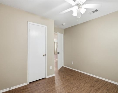 1434 Mission Hills Lane - Photo Thumbnail 18