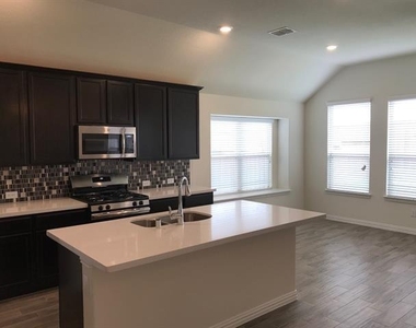 4532 Frost Avenue - Photo Thumbnail 4