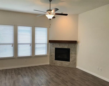 4532 Frost Avenue - Photo Thumbnail 2