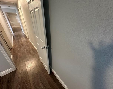 309 Murphy Road - Photo Thumbnail 9