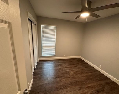 309 Murphy Road - Photo Thumbnail 8