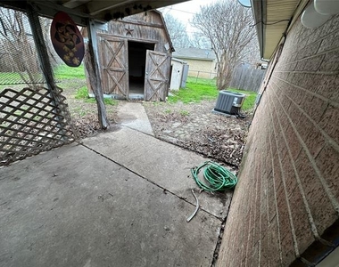 309 Murphy Road - Photo Thumbnail 13